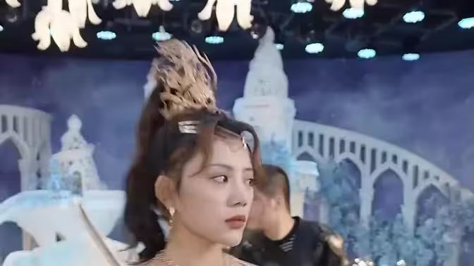 绝世战魔的女帝老婆封面图